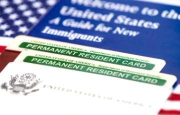США приостановили розыгрыш Green Card