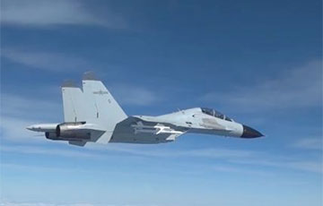 Видеофакт: Китайский истребитель пролетел в 3-х метрах от американского военного самолета