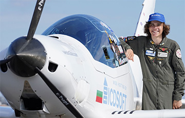 17-летний пилот из Европы стал самым молодым человеком, который сам облетел Землю