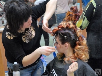 Белорусские парикмахеры завоевали 73 медали на международном конкурсе красоты "Невские берега"
