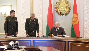 Вокруг друзья: Лукашенко утвердил новый план обороны Беларуси