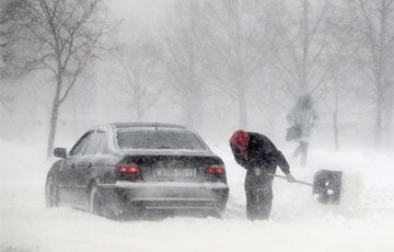 В Беларуси настоящий снежный апокалипсис