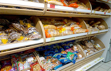 В Беларуси подняли минимальную зарплату на одну буханку хлеба