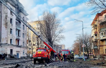 Появились фото и видео последствий массированной ракетной атаки РФ на Киев