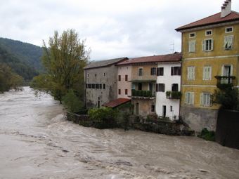 Ливни привели к наводнению в Словении