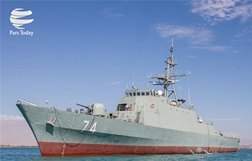 Иранский эсминец «Саханд» едва не затонул