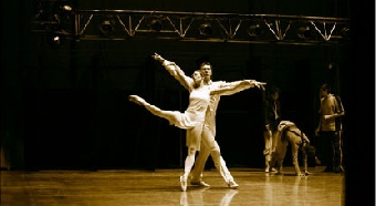 Балетная постановка Жана-Клода Галлотта "Дафнис и Хлоя" в новом поэтическом звучании не уступает оригиналу