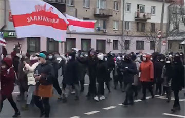 Тысячи протестующих минчан вышли в самых разных уголках столицы