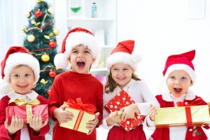 Родителей могут не пустить на новогодние утренники в садах и школах Минска из-за COVID-19