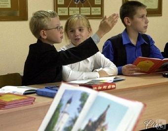 Большинство белорусских школьников называют благоприятным климат в своих семьях