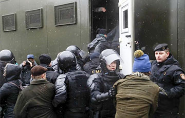 В Минске задержано более тысячи человек
