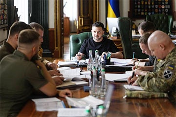 Зеленский согласовал с Драпатым и Хмарой новые цели для ударов по РФ