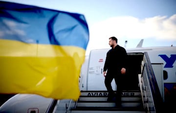 Зеленский прибыл в Британию, где встретится с новым премьером