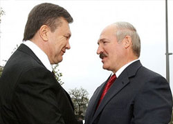 Лукашенко прилетит в Киев за час до матча