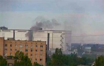 В Мелитополе прогремели мощные взрывы и поднялся черный дым