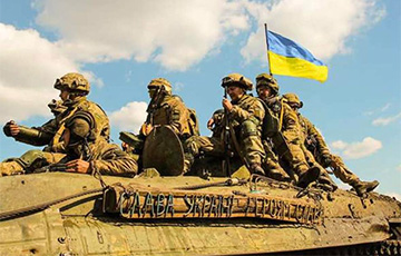 Украинские пограничники показали, как прорывались на бронетехнике под плотным обстрелом московитов