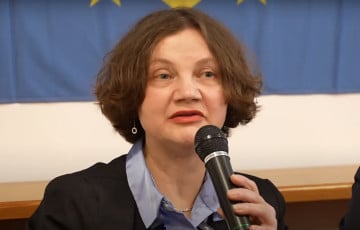 Следы огня и подписи комиссии: в Варшаве показали бюллетени 2020 года