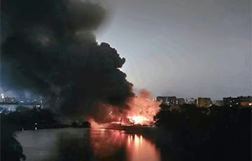 Мощный пожар в Москве: горит Федеральная тарможенная служба