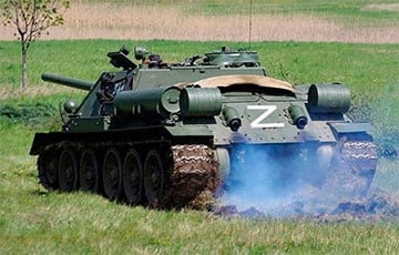 «В деревнях Гомельского района стоят закопанные танки»