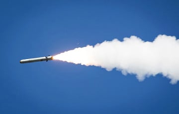 Мониторинговые каналы: Из Беларуси в Украину прилетела ракета