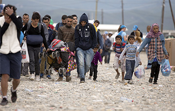Австрия будет принимать не более 100 тысяч беженцев в год