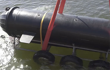 Украинские бойцы тестируют работу подводного дрона «Маричка» с массой боевой части около 200 килограммов