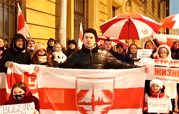 Белорусы Москвы и Санкт-Петербурга провели акции в поддержку соотечественников