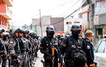Полиция Эквадора ворвалась в посольство Мексики