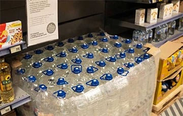 В московитских магазинах вместо недостающих товаров на прилавки начали ставить воду