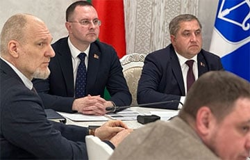 В Бресте лукашисты накупили кресел еще на почти $9200