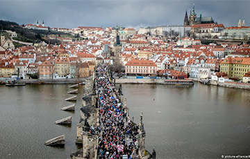 В Праге вновь прошла многотысячная акция против премьера Бабиша