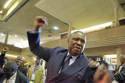 В ЮАР ограбили жену второго вице-президента Зимбабве