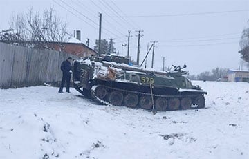 Российские оккупанты побросали свою технику в Харьковской области