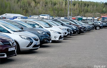 Рынок новых автомобилей в Беларуси сильно упал