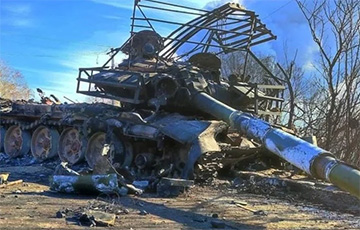 Московитский танк «самоуничтожился» на мине