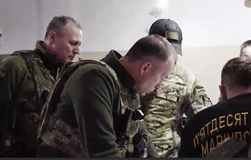 Генерал Сырский показал совещание с бойцами ВСУ в районе Бахмута 