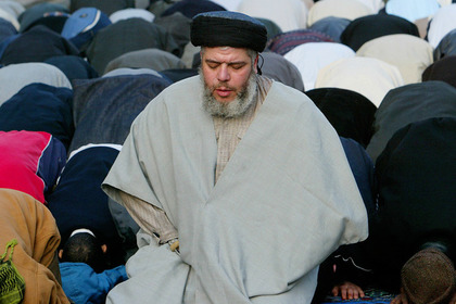 Радикальный исламист Абу Хамза получил пожизненный срок