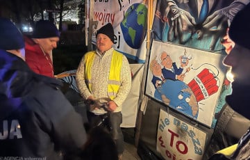 В Варшаве демонтировали промосковитский палаточный пункт возле посольства США
