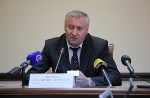 Председатель Гомельского облисполкома Владимир Дворник предупрежден о неполном служебном соответствии