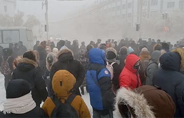 В Якутске прошел митинг против отмены прямых выборов мэра