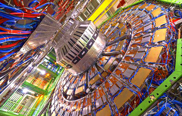 На Большом адронном коллайдере зафиксировали редчайший распад бозона Хиггса