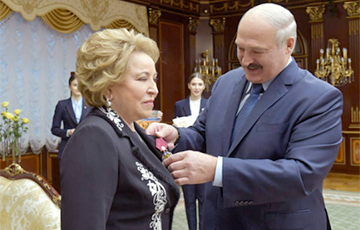 Лукашенко наградил экс-губернатора Петербурга орденом Франциска Скорины