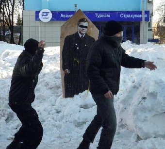 Коммунистический митинг в Минске забросали яйцами (Фото, видео)
