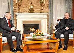 Очередной шаг в сторону признания Абхазии:  белорусский диктатор поздравил Багапша с 60-летием