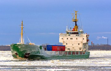 В Дании задержали российское судно с пьяным экипажем