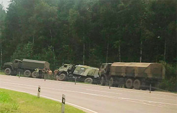 Военный грузовик РФ вылетел в кювет возле беларусских Осиповичей