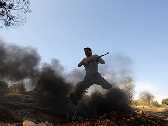Сирийские повстанцы захватили крупный нефтегазоносный регион