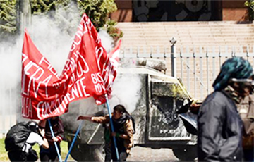 Протестующие в Чили отправили правительство в отставку