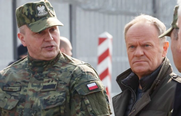 Мигранты появились во время инспекции Туска на польской границе