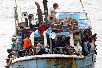 Экипаж российского судна спас беженцев из Шри-Ланки